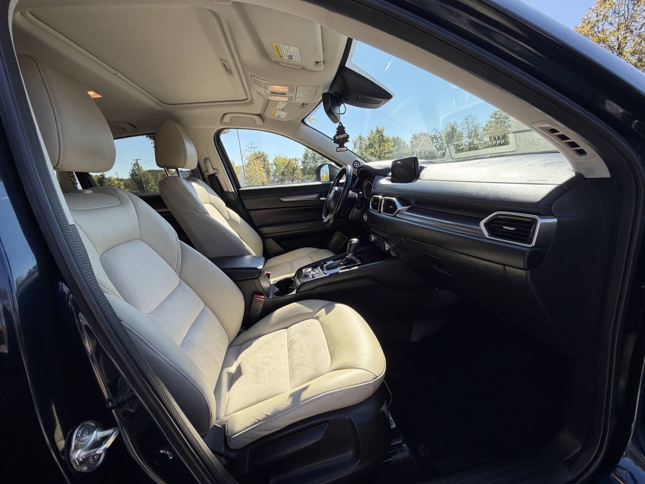 Used 2018 MAZDA CX-5 Touring w/ Preferred Equipment Package AWD/4WD image 17