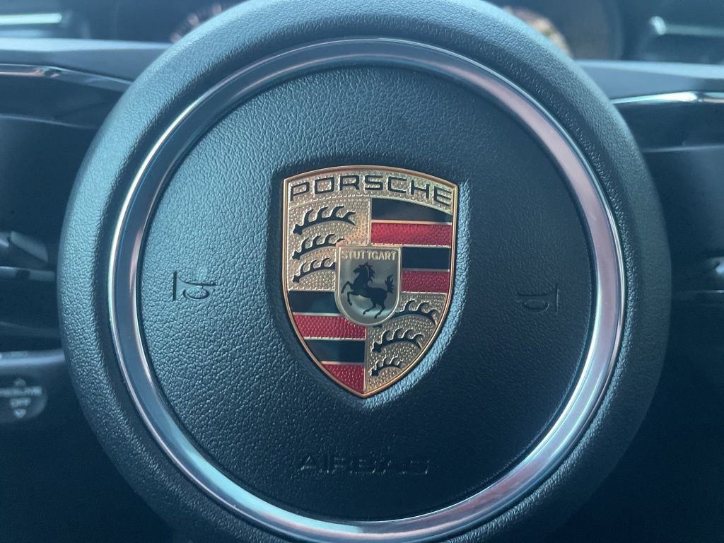 Certified 2025 Porsche Macan AWD/4WD image 40