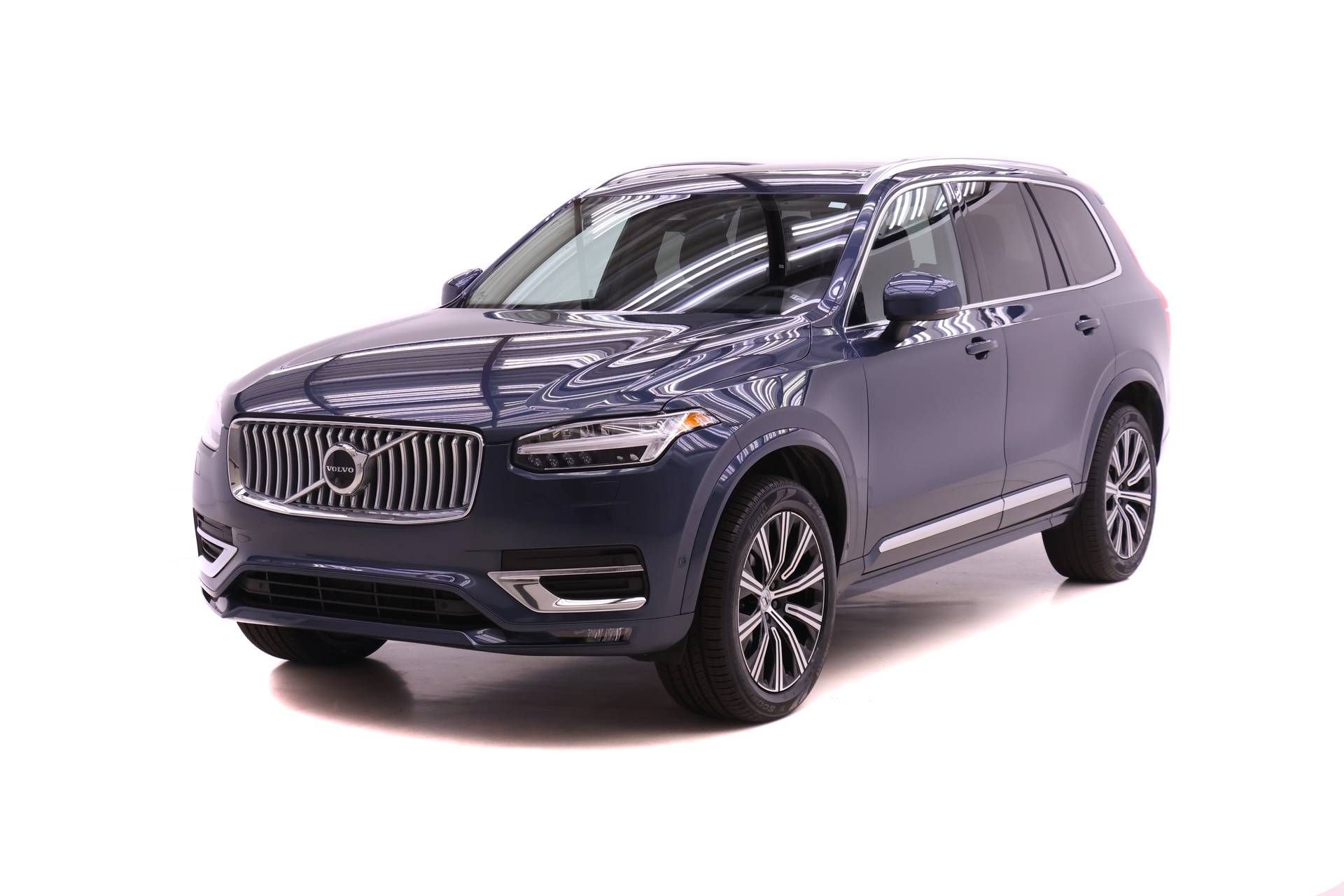 Used 2023 Volvo XC90 B6 Plus AWD/4WD image 1