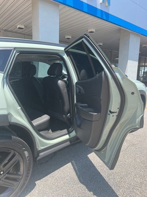 Used 2025 Chevrolet Trax ACTIV w/ Sunroof Package FWD image 14