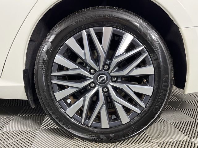 Used 2025 Nissan Altima 2.5 SV image 14