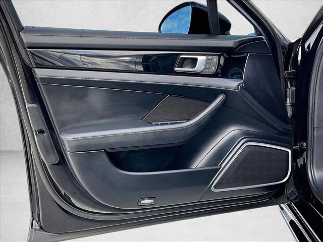 Used 2023 Porsche Panamera 4 Platinum Edition image 18