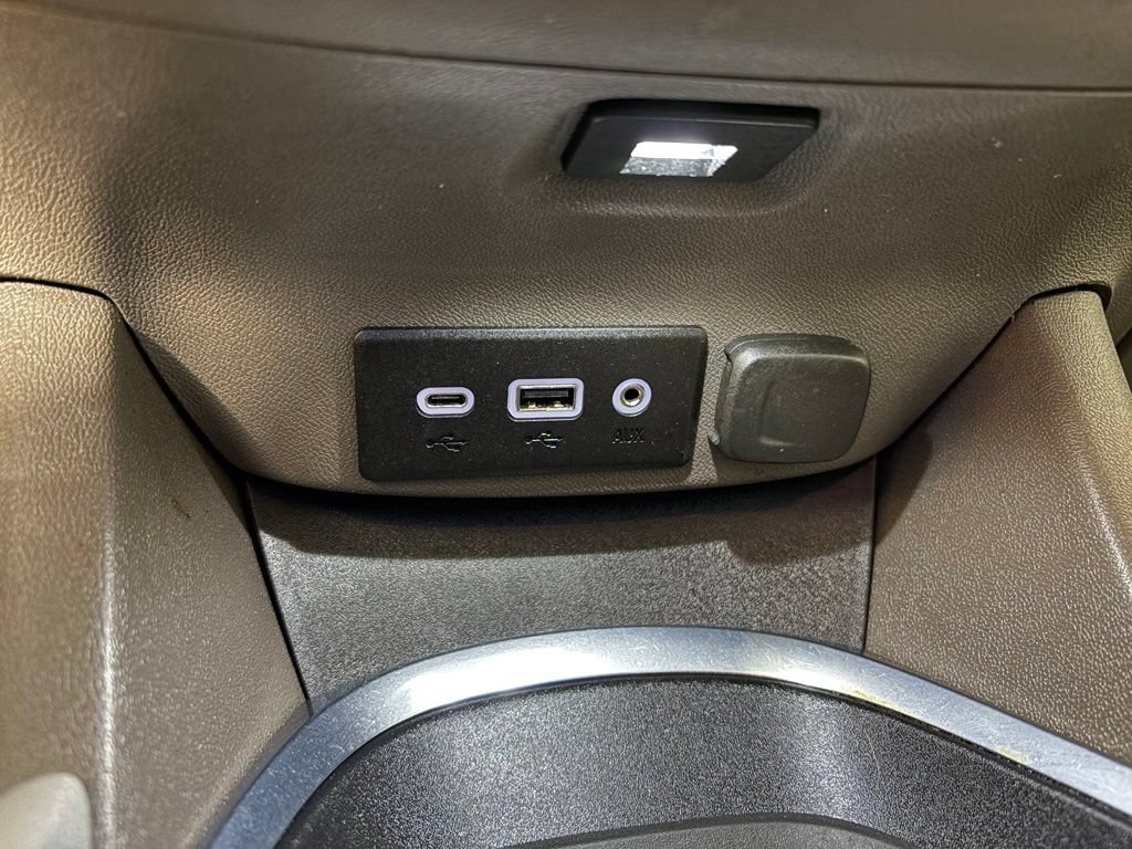 Used 2021 Chevrolet Malibu LT FWD image 30