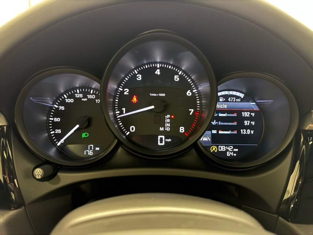 Certified 2026 Porsche Macan AWD/4WD image 17