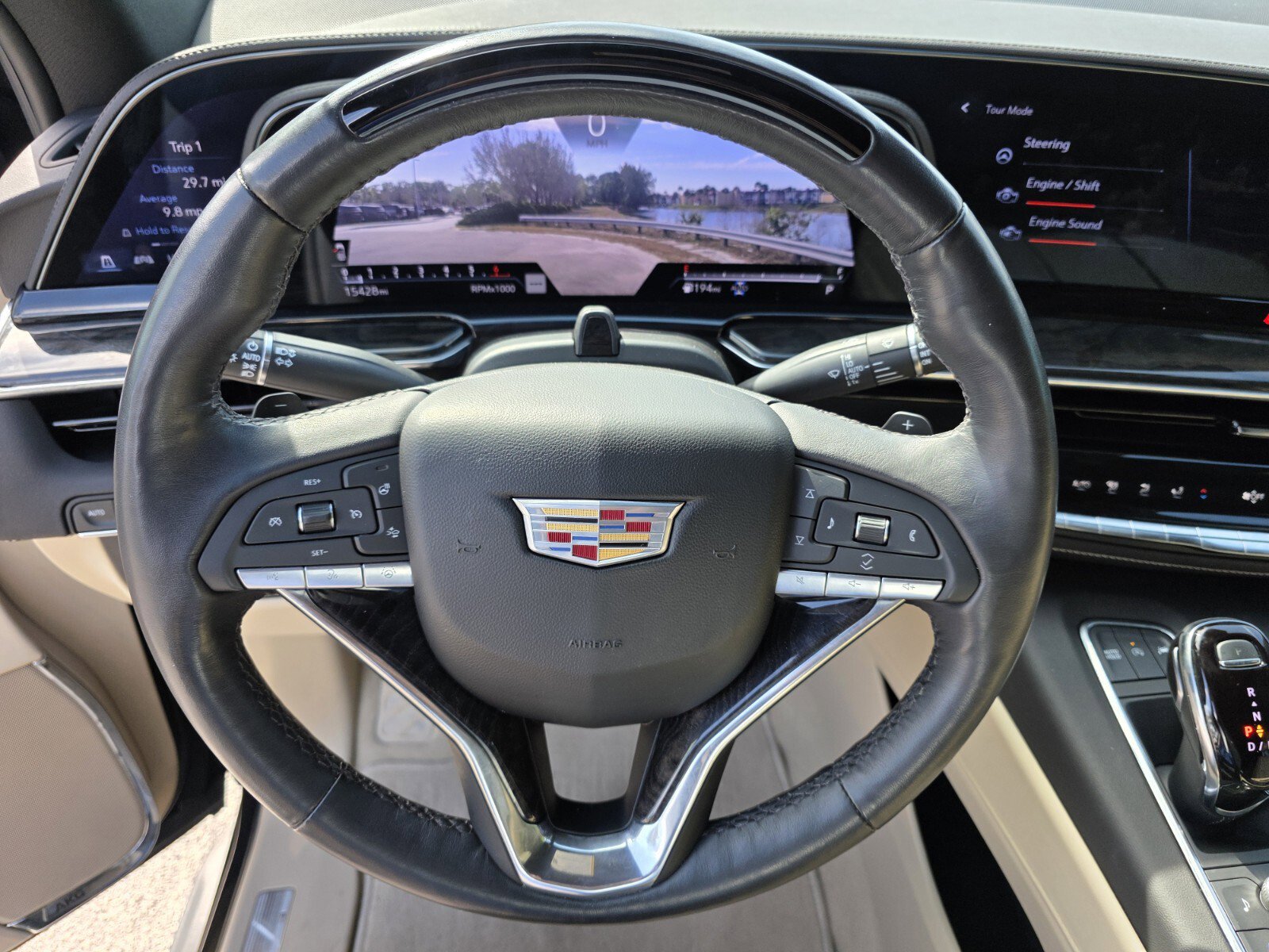 Used 2023 Cadillac Escalade Premium Luxury image 13