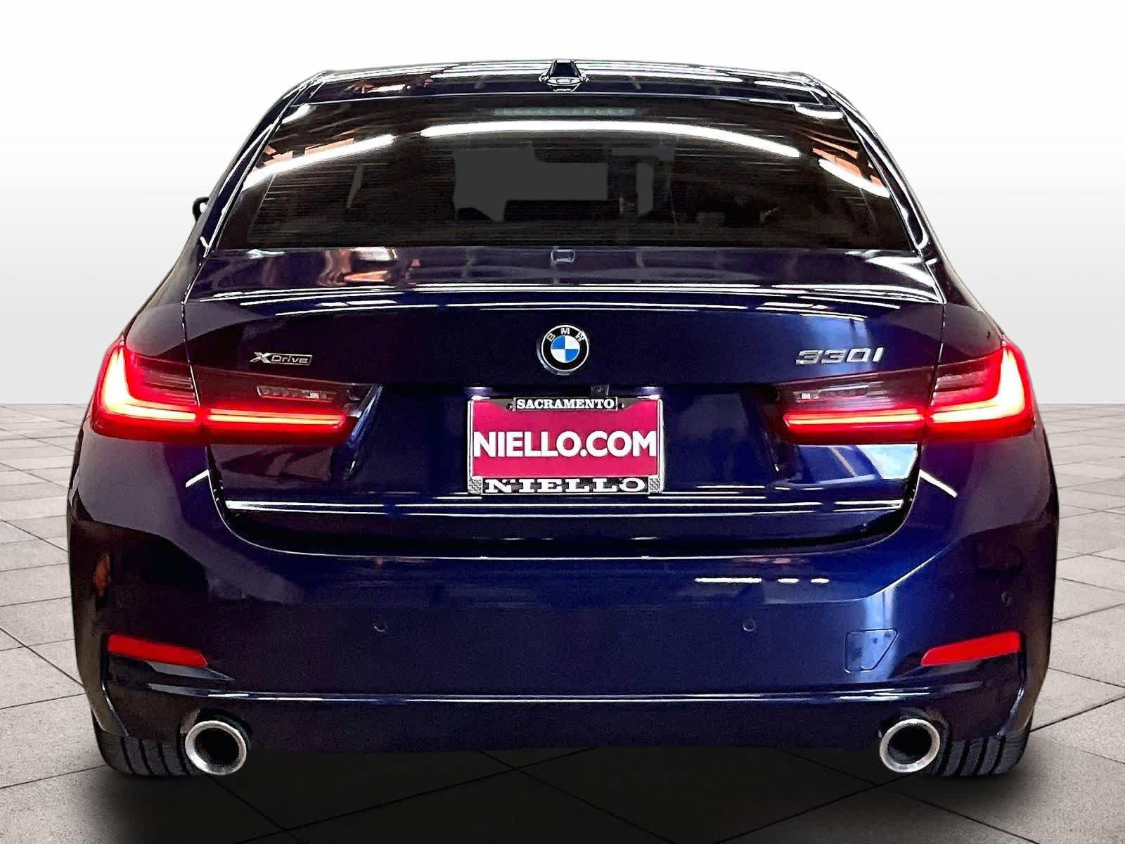Used 2024 BMW 330i xDrive Sedan w/ Premium Package AWD/4WD image 8