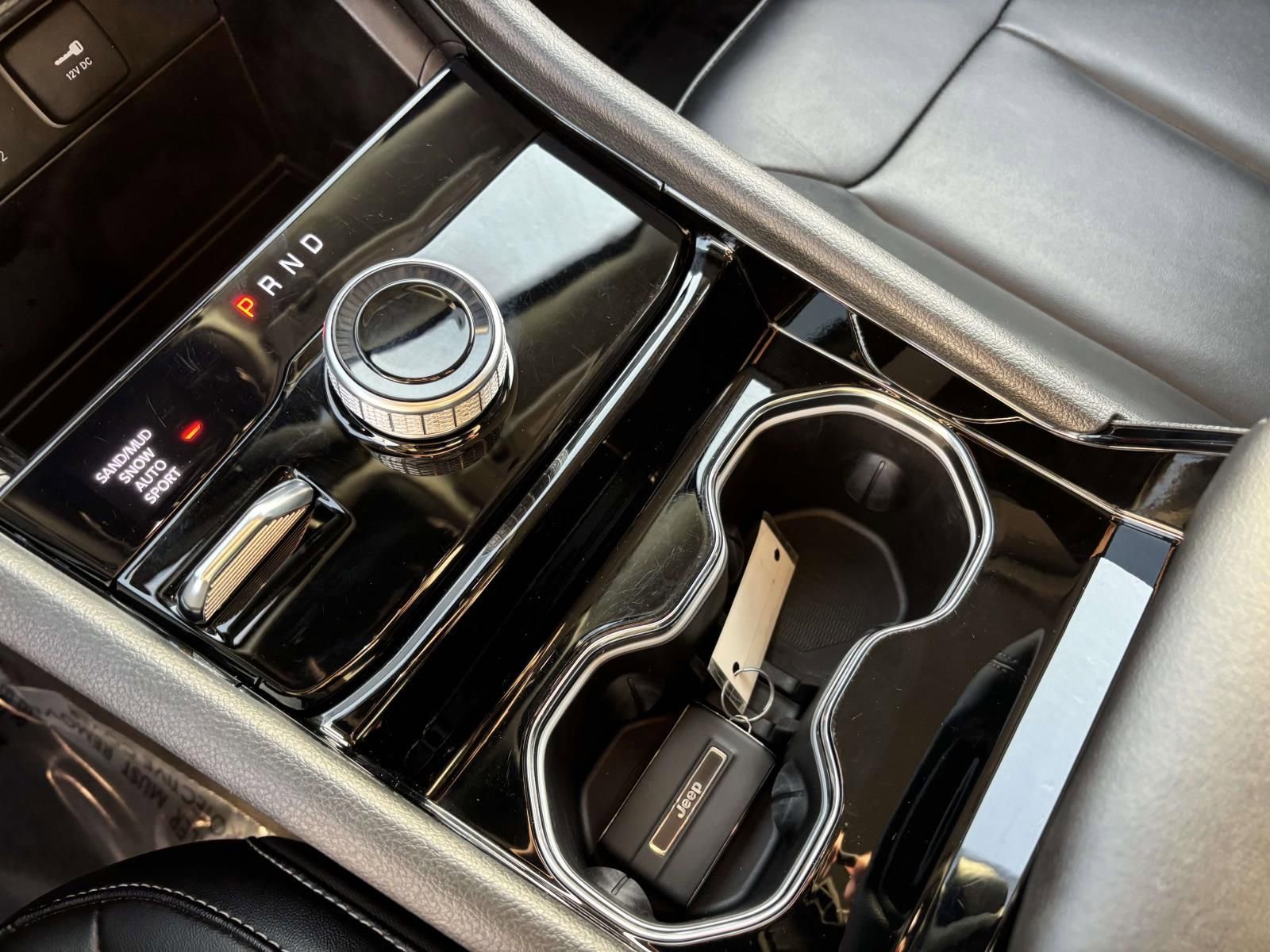 Used 2023 Jeep Grand Cherokee L Limited image 25