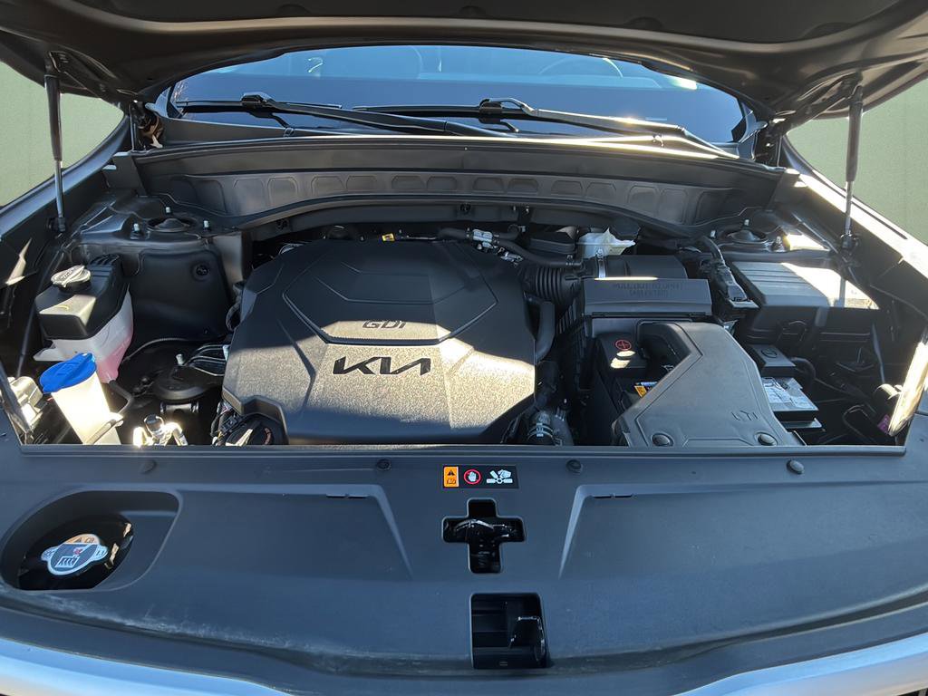 Used 2024 Kia Telluride EX w/ EX Captain's Chair Package image 12