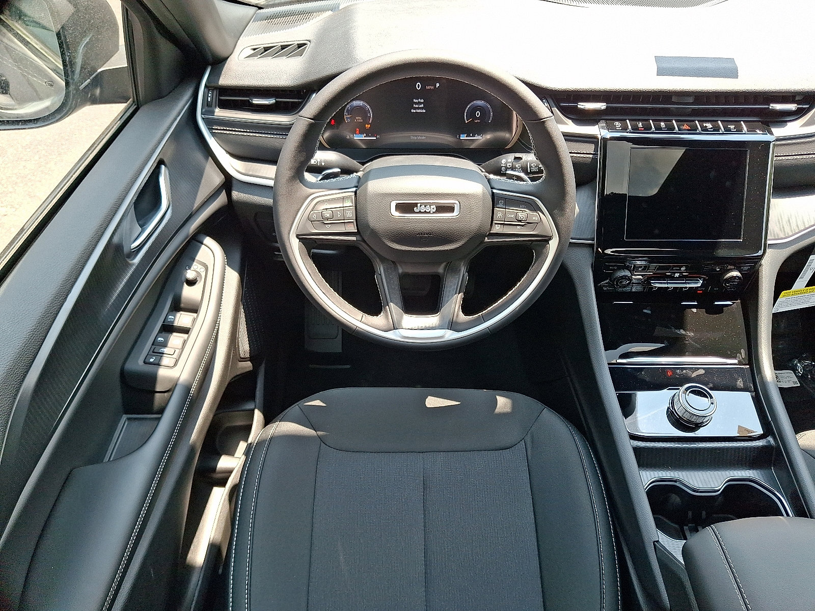 Certified 2025 Jeep Grand Cherokee Laredo X w/ Luxury Tech Group I image 11