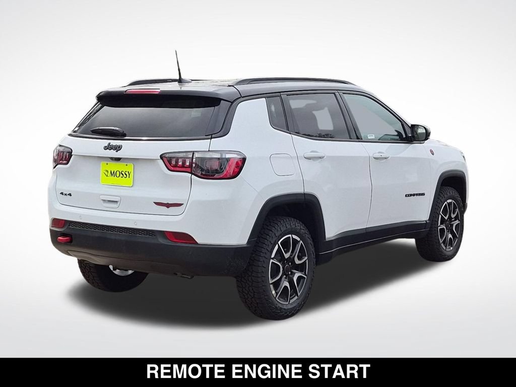 New 2026 Jeep Compass Trailhawk w/ Sun, Sound & Navigation Group AWD/4WD image 9