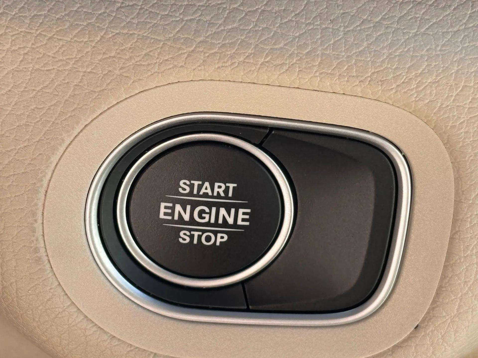 Used 2024 Mercedes-Benz GLE 450e 4MATIC image 44