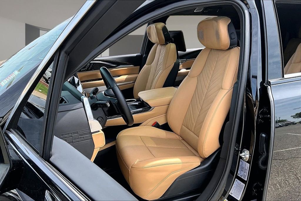 Used 2025 Cadillac Escalade IQ Luxury 2 AWD/4WD image 27
