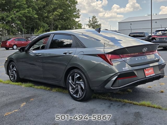 Used 2025 Hyundai Elantra Sport FWD image 3