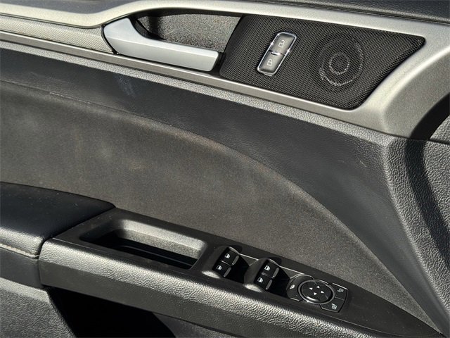 Certified 2020 Ford Fusion SE image 25