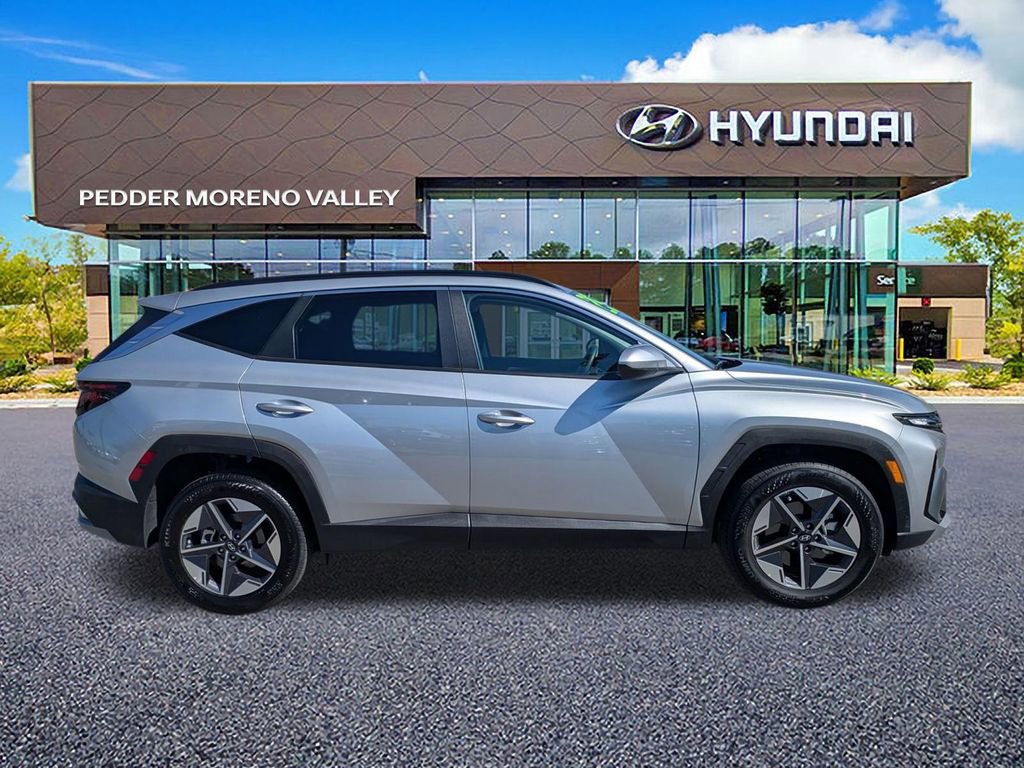 Certified 2025 Hyundai Tucson SEL image 2