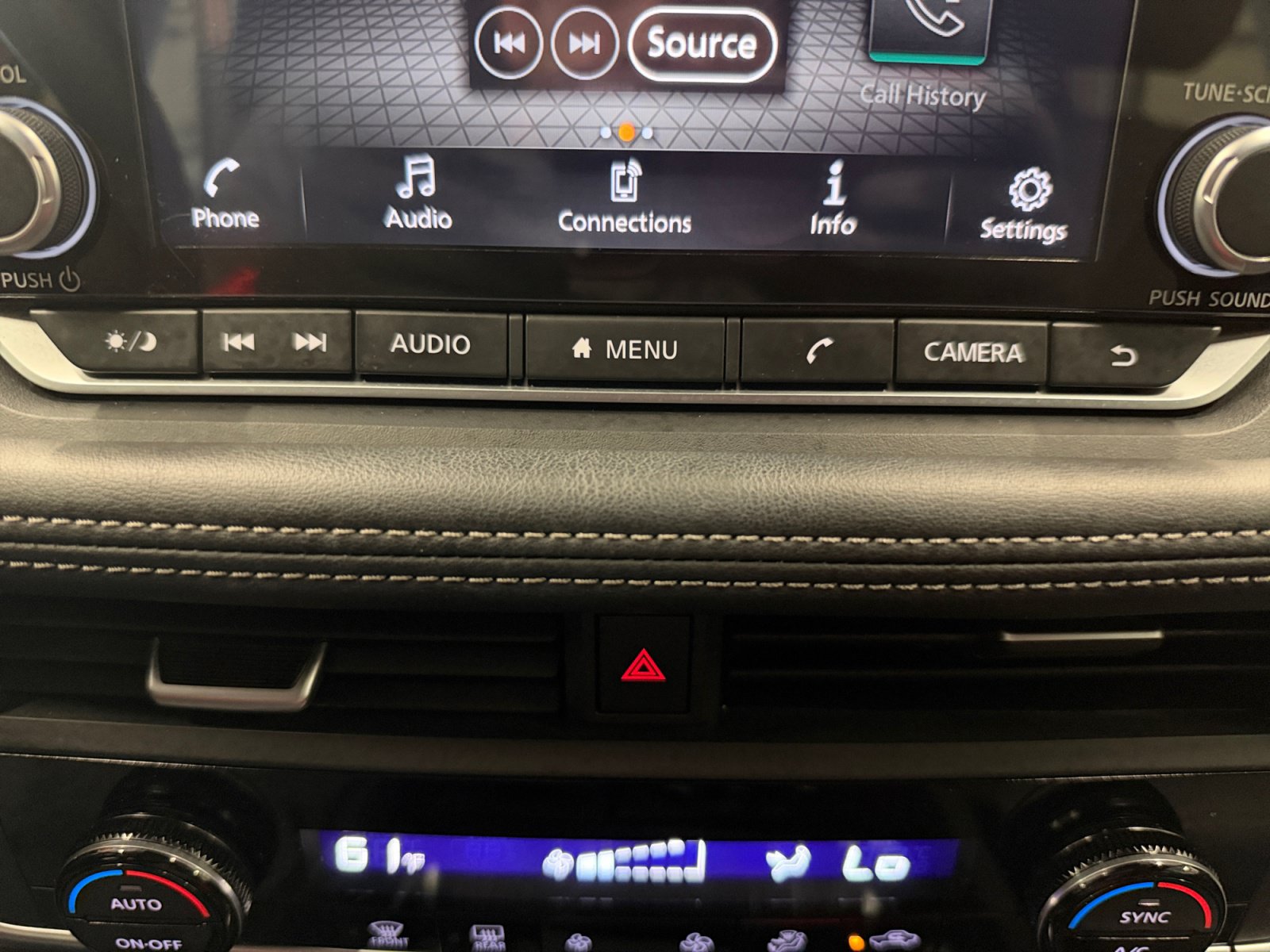 Used 2025 Nissan Rogue SV FWD image 29