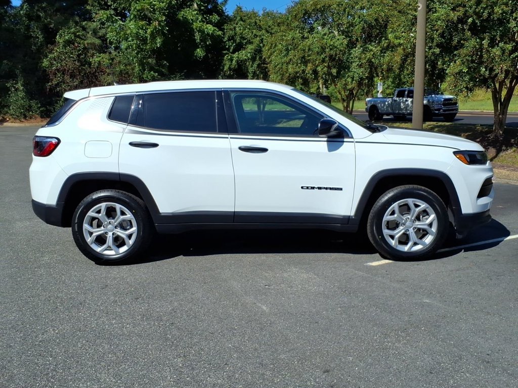 Used 2024 Jeep Compass Sport w/ Mopar Graphics Package AWD/4WD image 3
