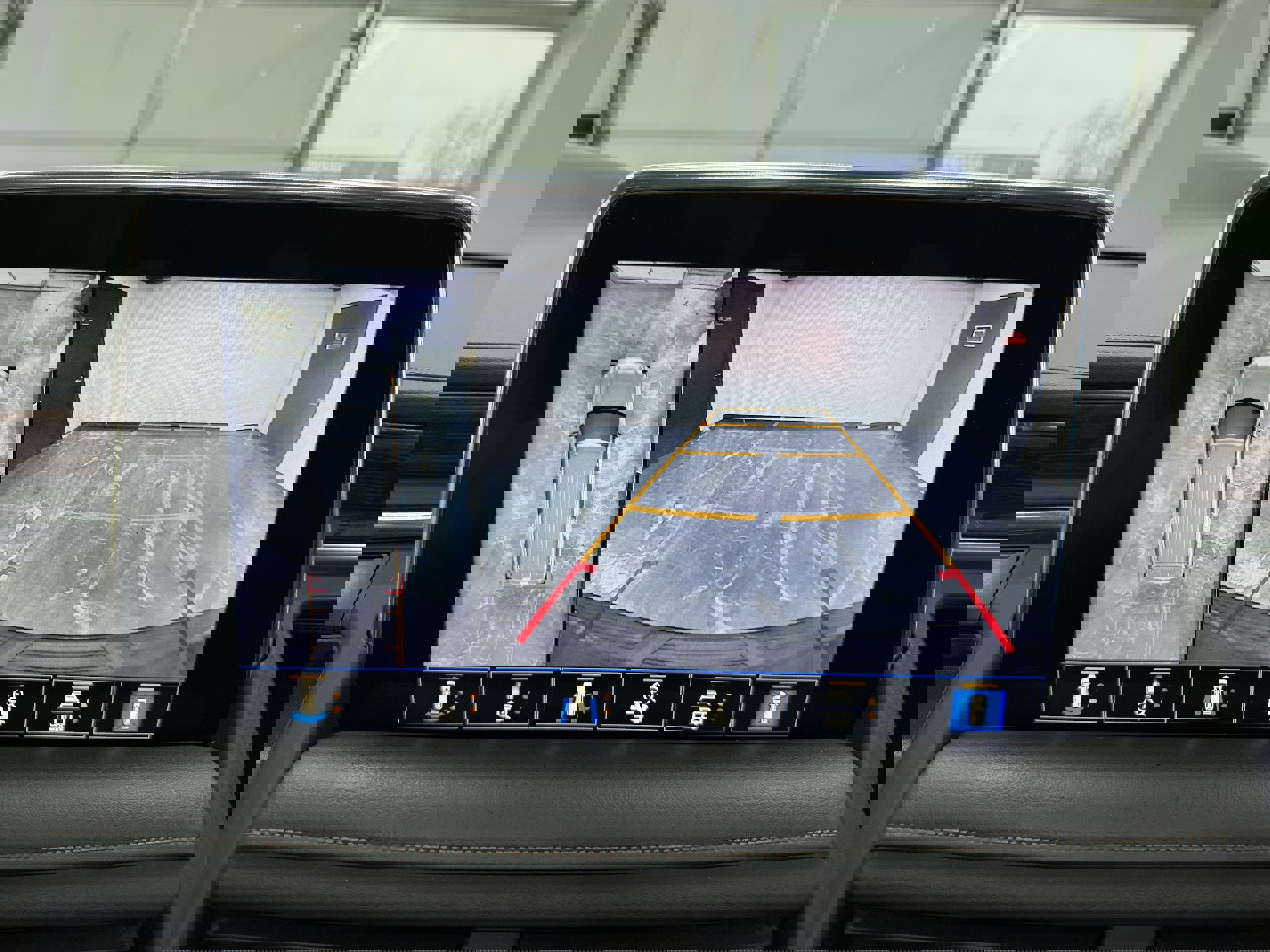 Used 2021 Chevrolet Tahoe High Country w/ Premium Package AWD/4WD image 21