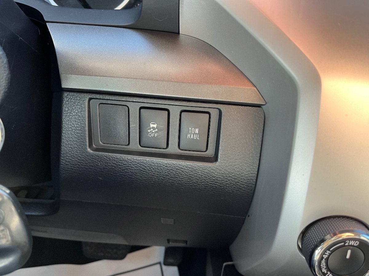Used 2014 Toyota Tundra SR5 w/ SR5 Upgrade Package AWD/4WD image 16