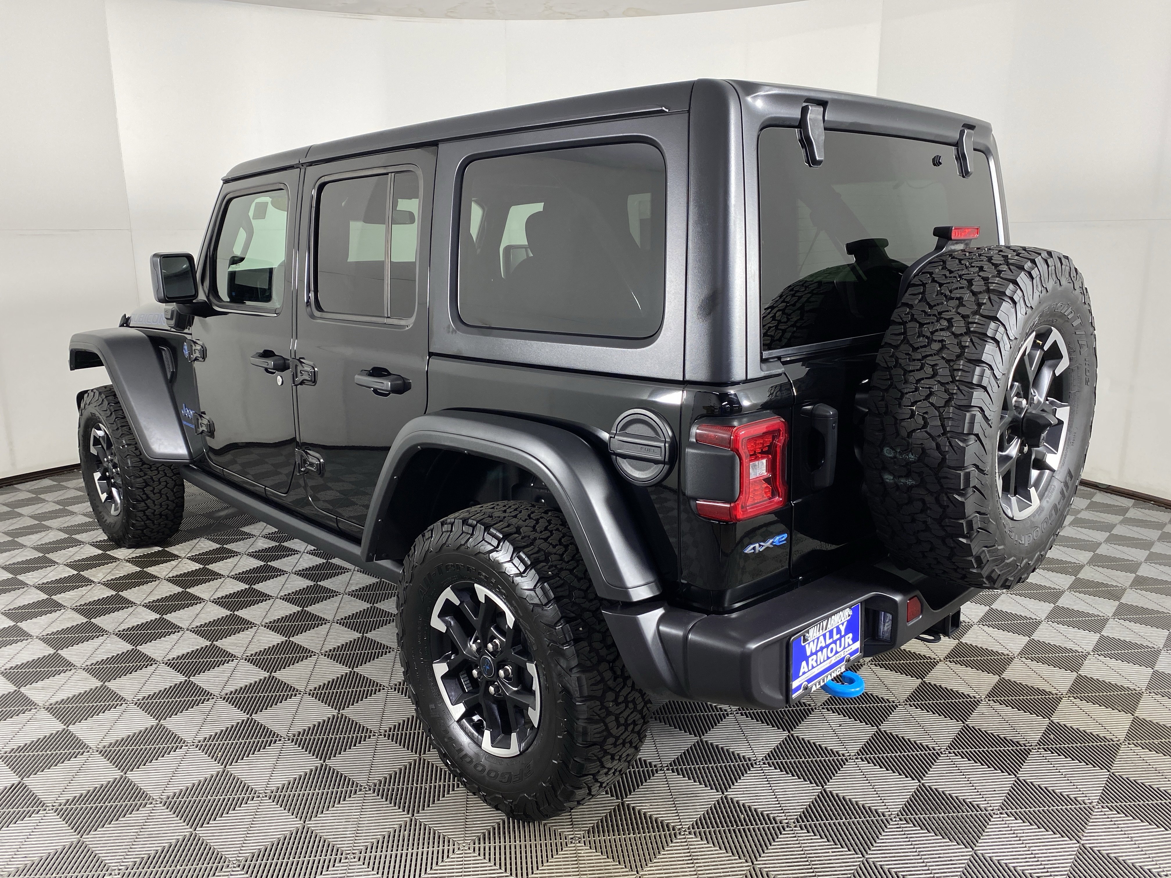 Used 2025 Jeep Wrangler Unlimited Rubicon 4xe AWD/4WD image 8