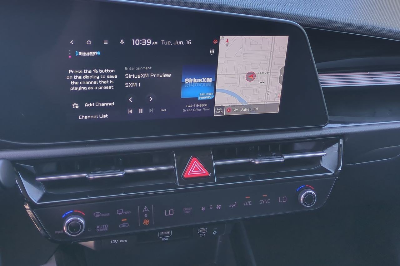 Certified 2023 Kia Niro SX Touring FWD image 16