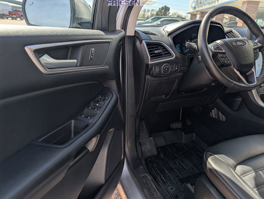Used 2022 Ford Edge SEL w/ Convenience Package image 9
