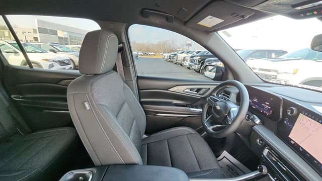 Used 2024 Chevrolet Traverse LT image 13