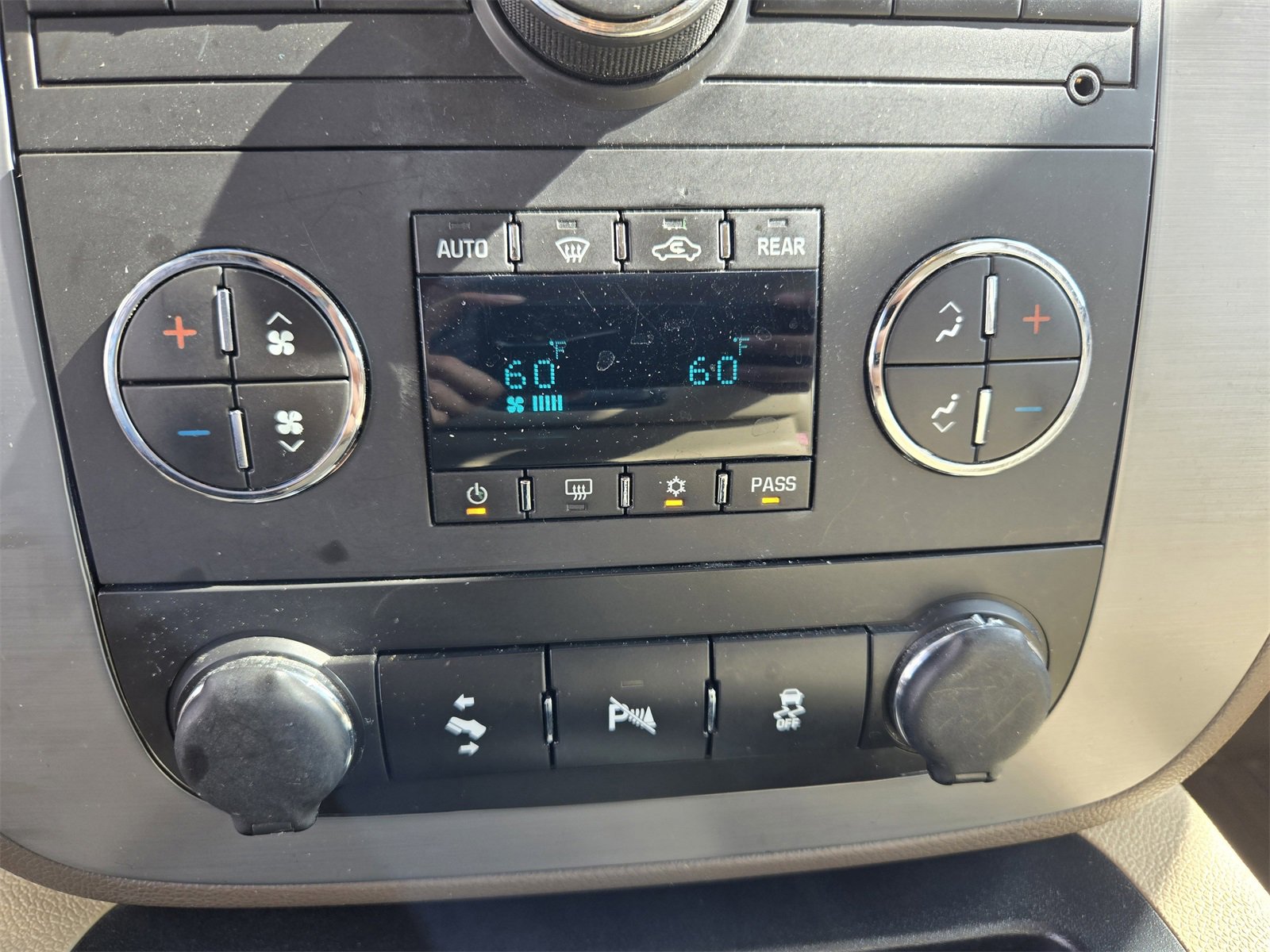 Used 2014 GMC Yukon XL SLT image 17