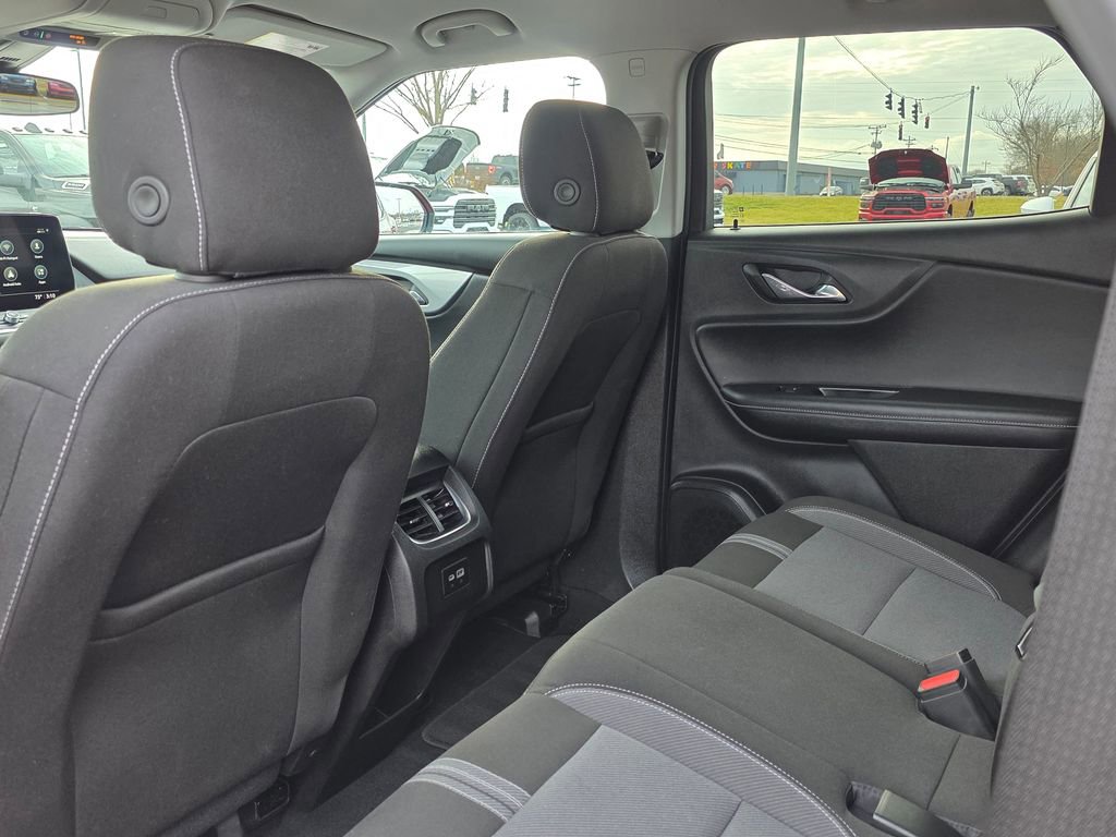 Used 2025 Chevrolet Blazer LT image 30