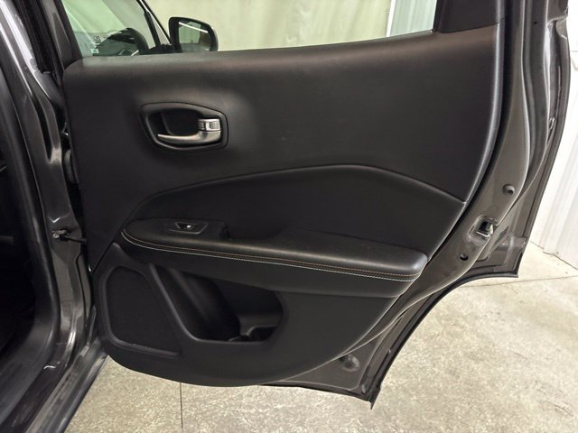 Used 2021 Jeep Compass Latitude w/ Convenience Group FWD image 18