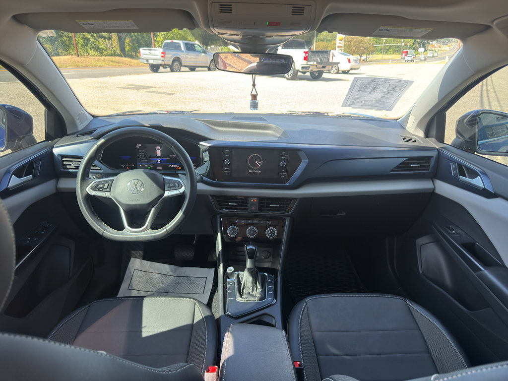 Used 2023 Volkswagen Taos SE w/ Panoramic Sunroof Package FWD image 16