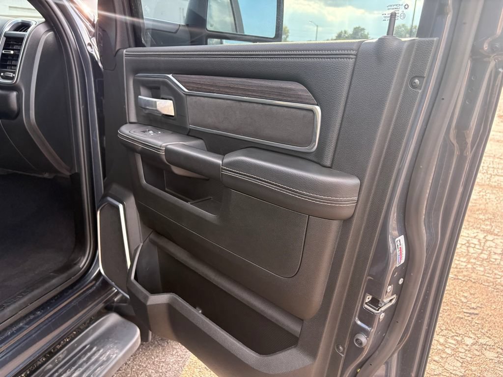 Used 2025 RAM 2500 Laramie w/ Night Edition AWD/4WD image 11