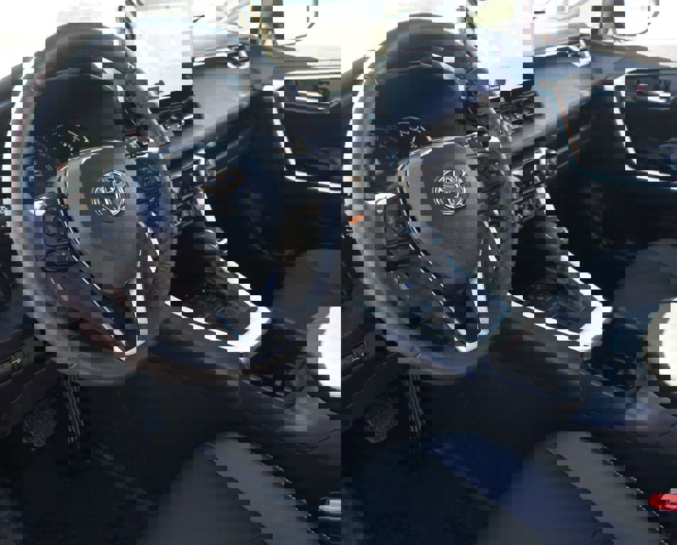 Used 2025 Toyota RAV4 XLE Premium image 14