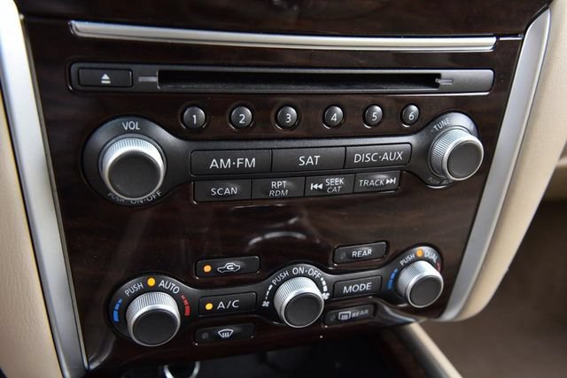 Used 2014 Nissan Pathfinder Platinum w/ Platinum Premium Package AWD/4WD image 17