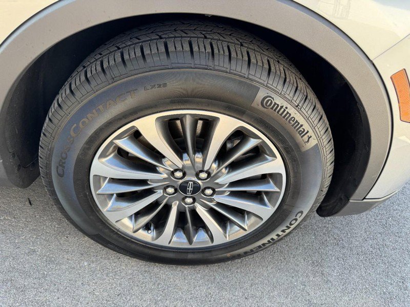 Used 2021 Lincoln Nautilus Reserve image 4