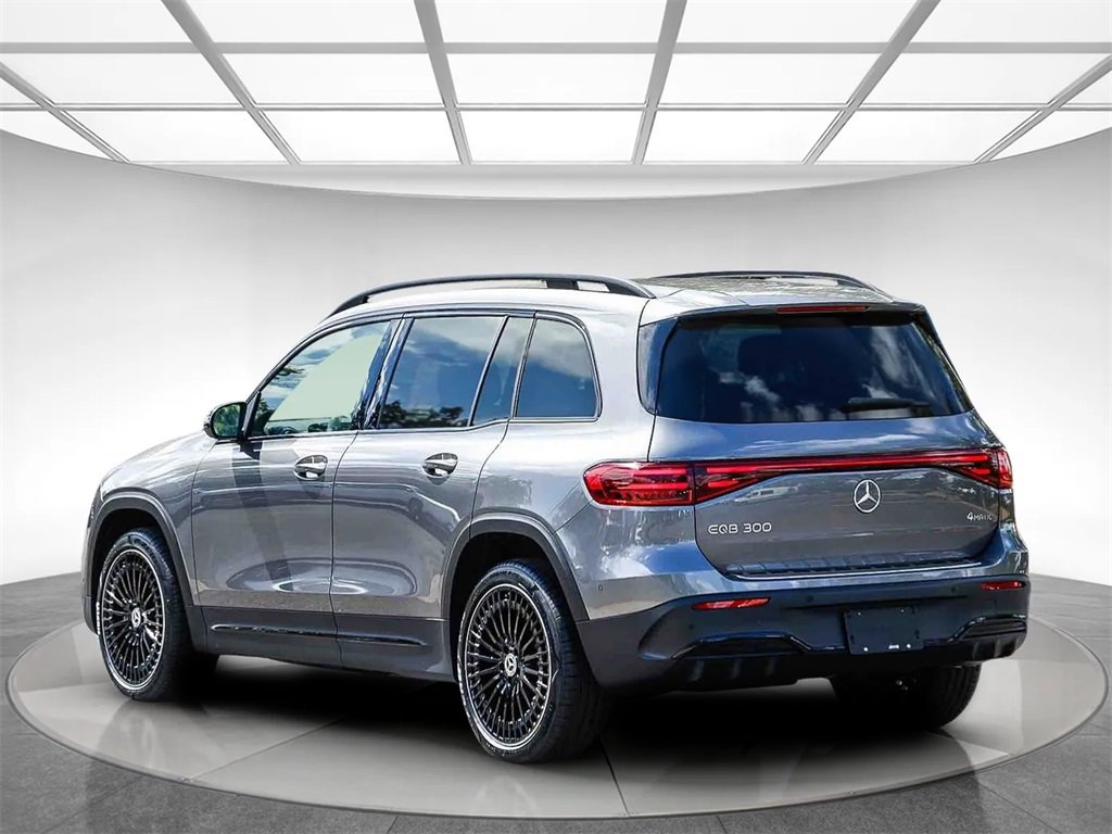 Used 2024 Mercedes-Benz EQB 300 4MATIC image 2