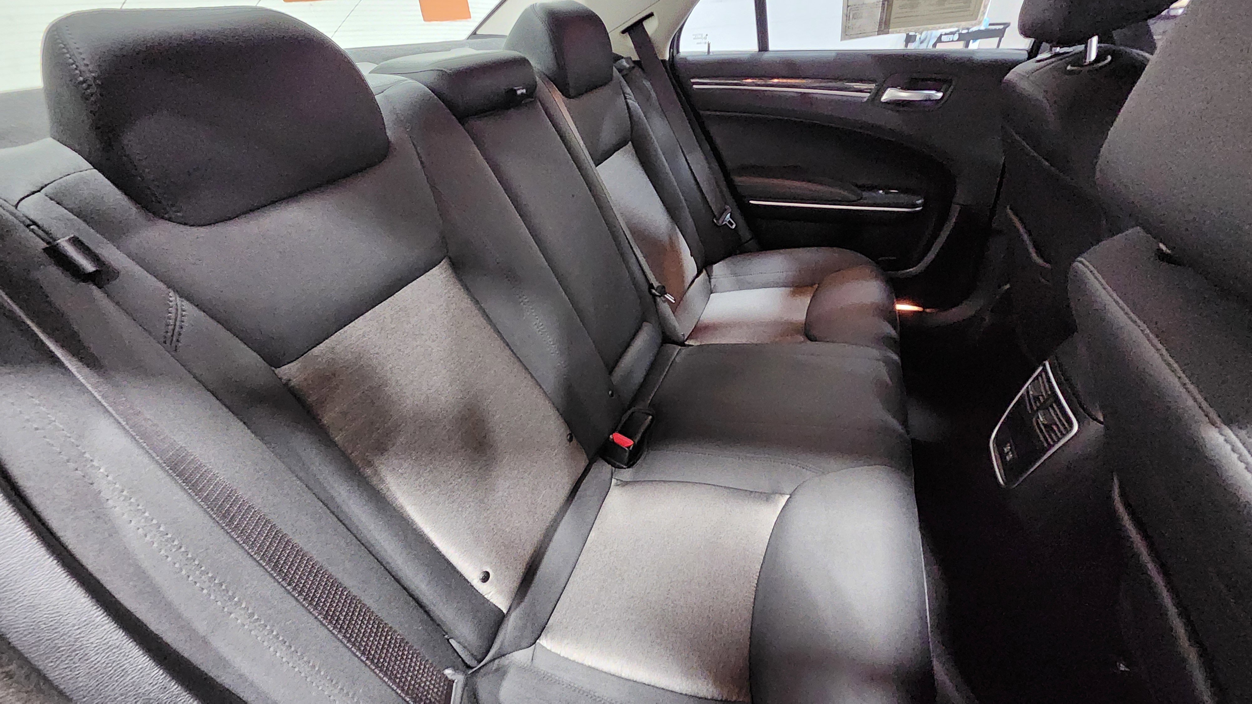 Used 2020 Chrysler 300 Touring w/ Driver Convenience Group image 19