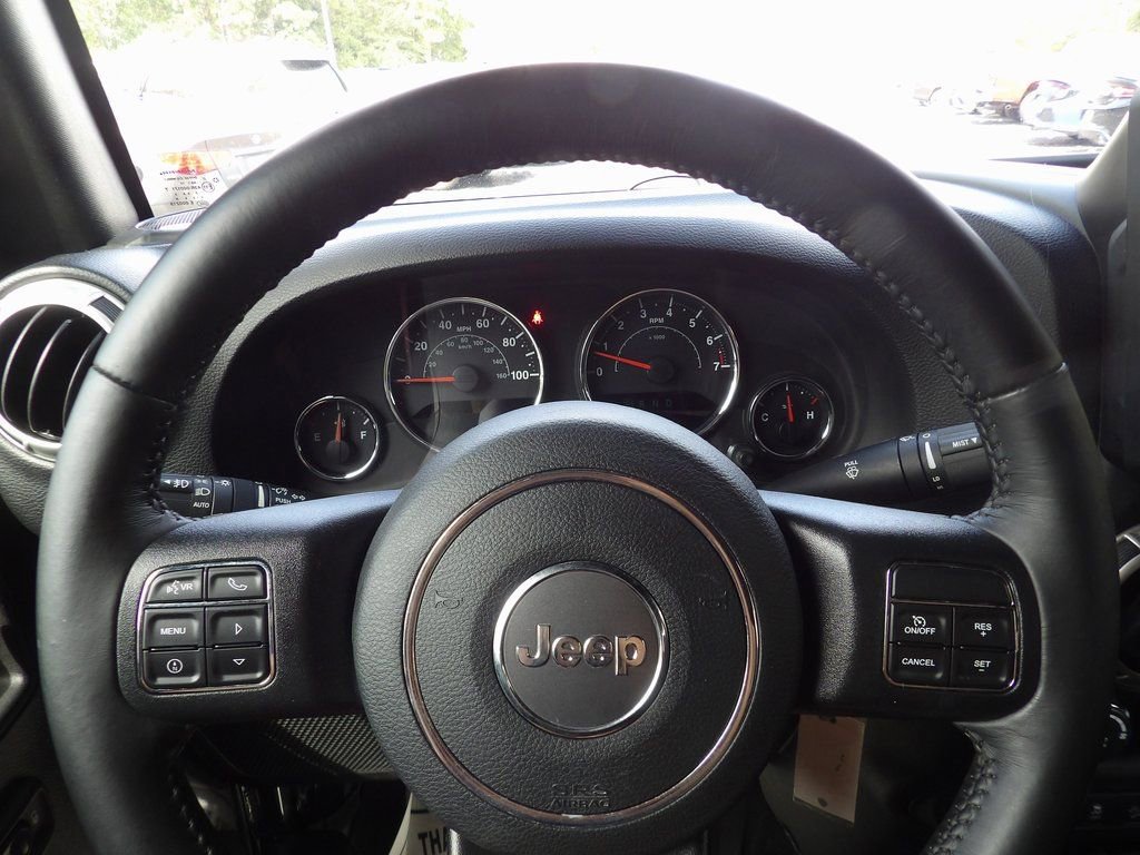 Used 2017 Jeep Wrangler Unlimited Sahara w/ Connectivity Group image 12