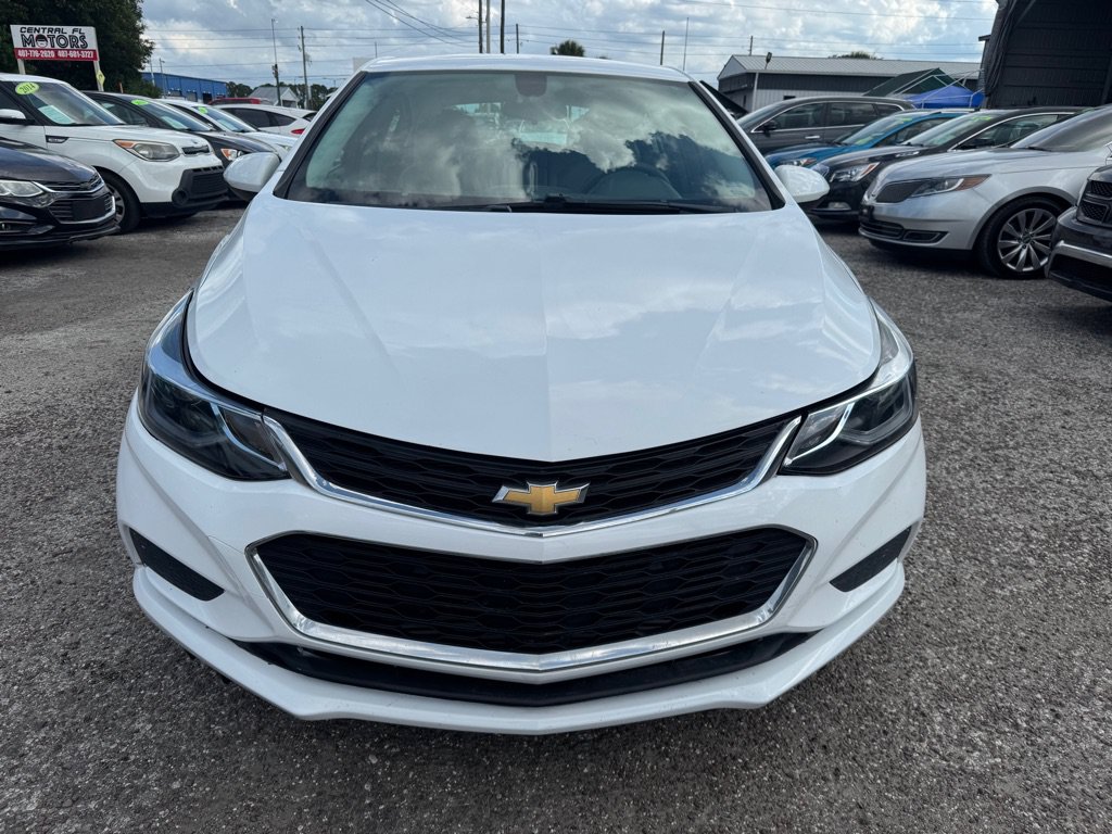 Used 2017 Chevrolet Cruze LT w/ Convenience Package FWD image 2