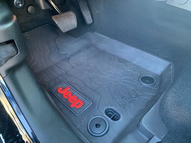 Used 2023 Jeep Gladiator Willys image 35