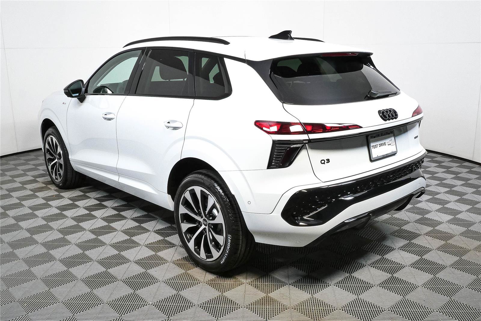 New 2026 Audi Q3 quattro 2.0T AWD/4WD image 32