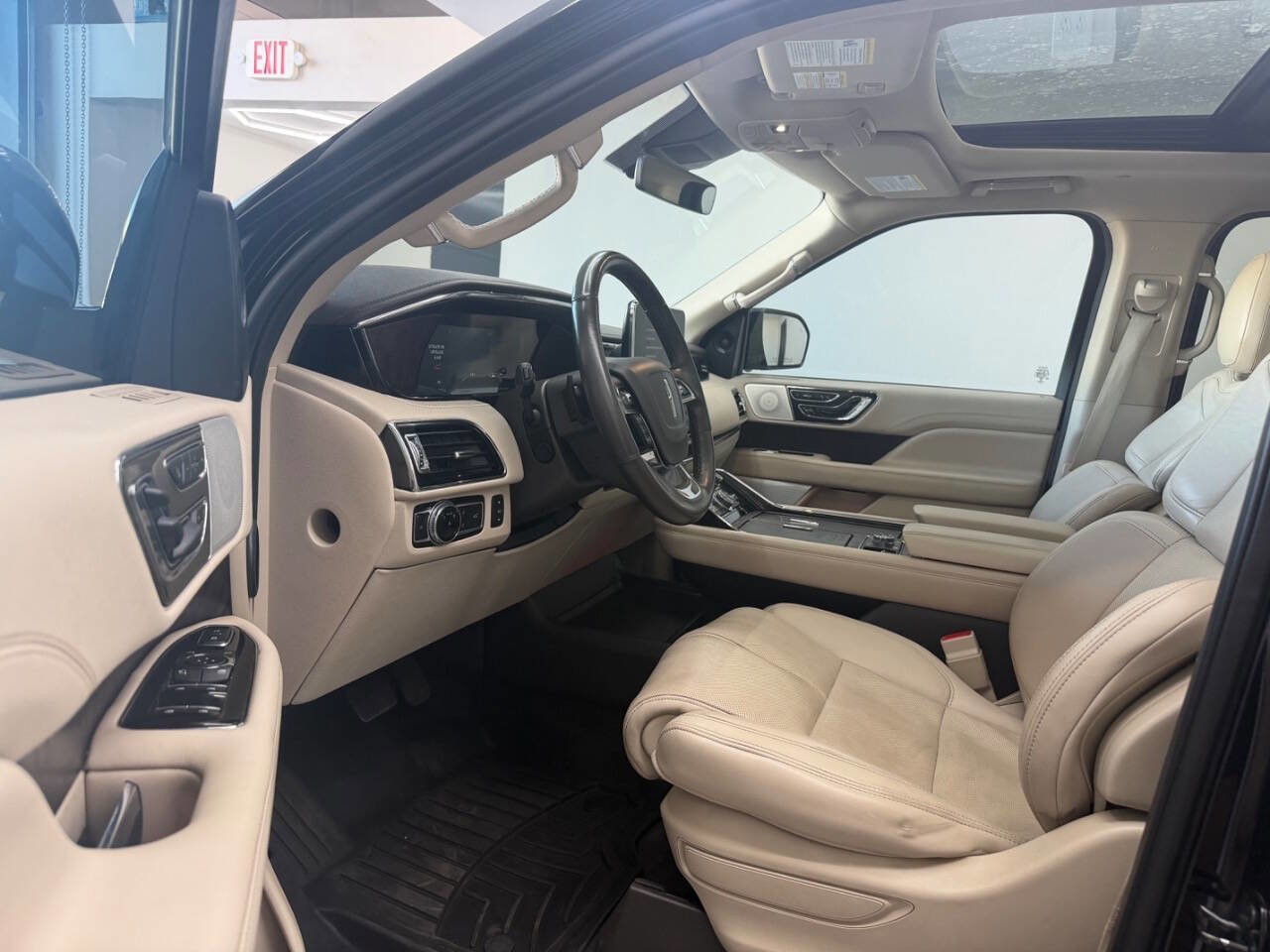 Used 2021 Lincoln Navigator Reserve AWD/4WD image 13