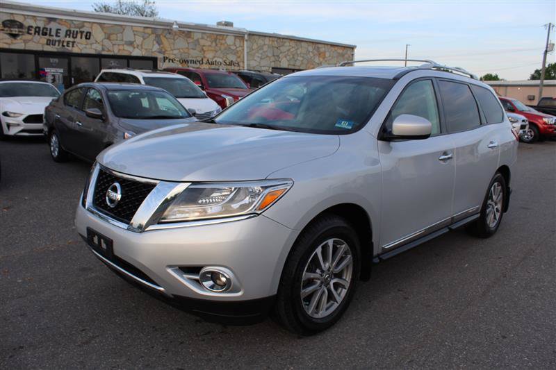 Used 2013 Nissan Pathfinder SL w/ SL Premium Pkg AWD/4WD image 3