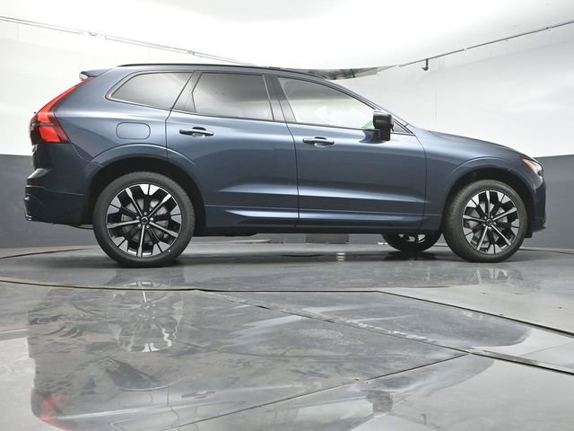 New 2026 Volvo XC60 B5 Plus w/ Protection Package Premier AWD/4WD image 38