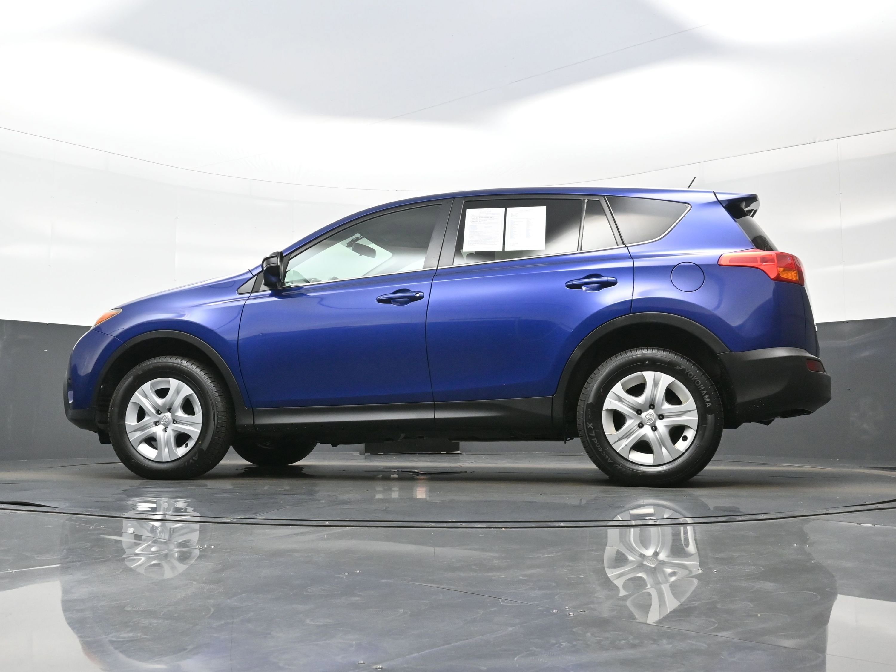 Used 2015 Toyota RAV4 LE AWD/4WD image 24