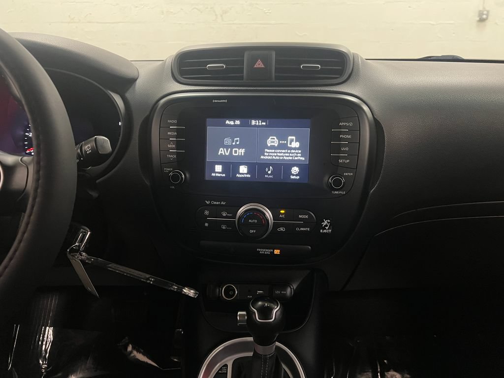 Used 2018 Kia Soul + FWD image 18