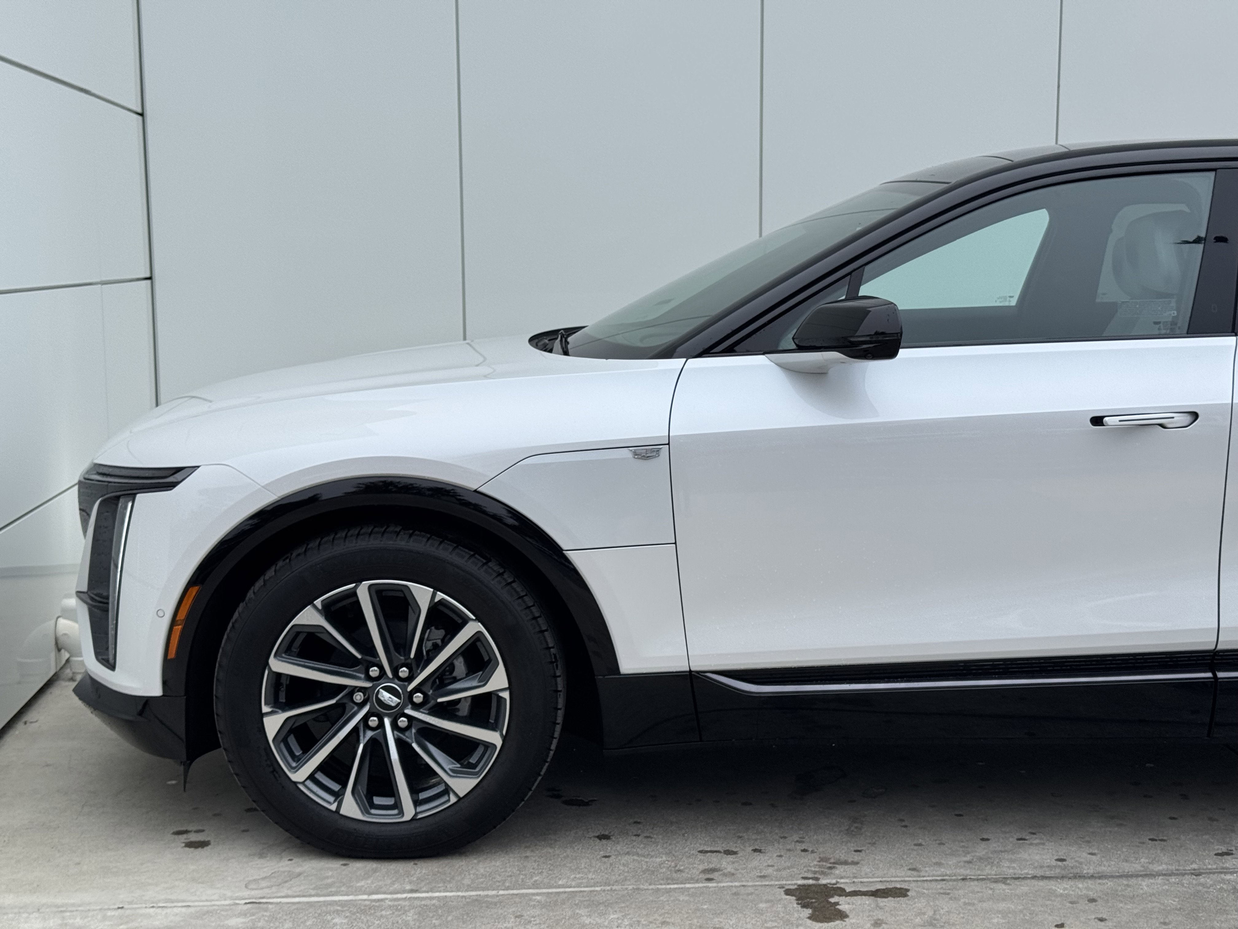 New 2025 Cadillac Lyriq Sport image 4