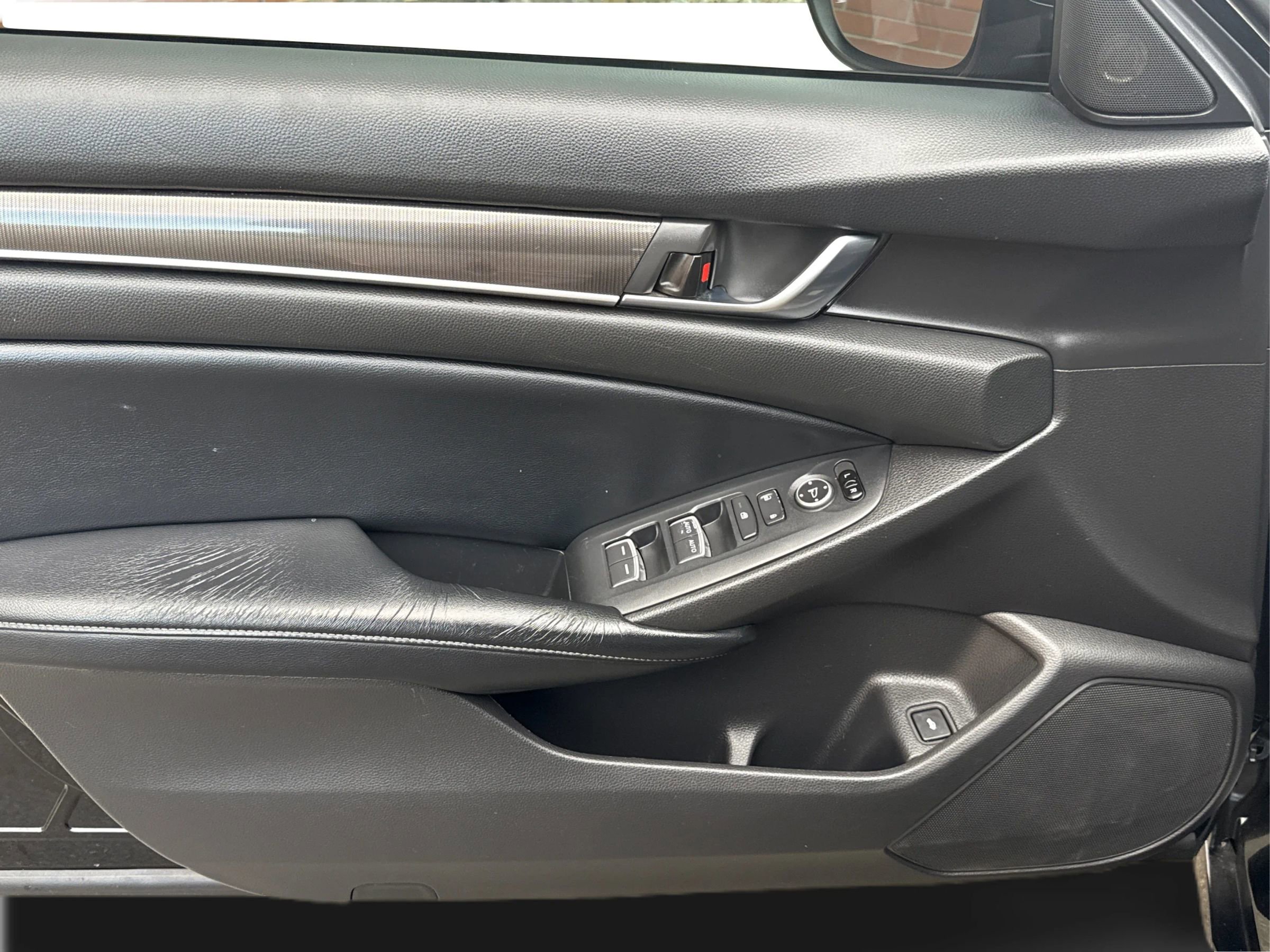 Used 2018 Honda Accord Sport image 21