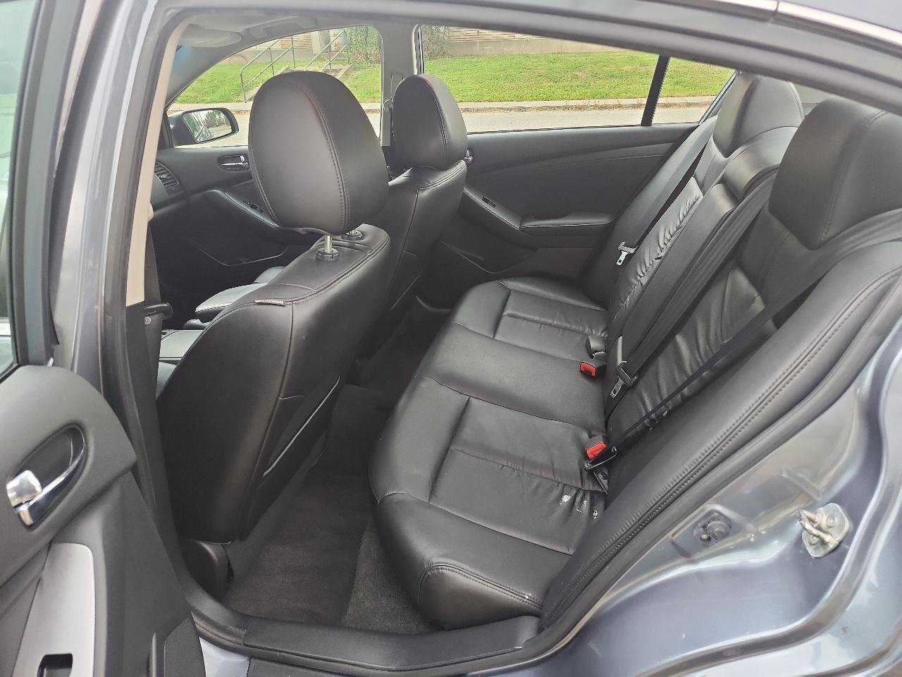 Used 2011 Nissan Altima 3.5 SR w/ 3.5SR Premium Pkg image 10