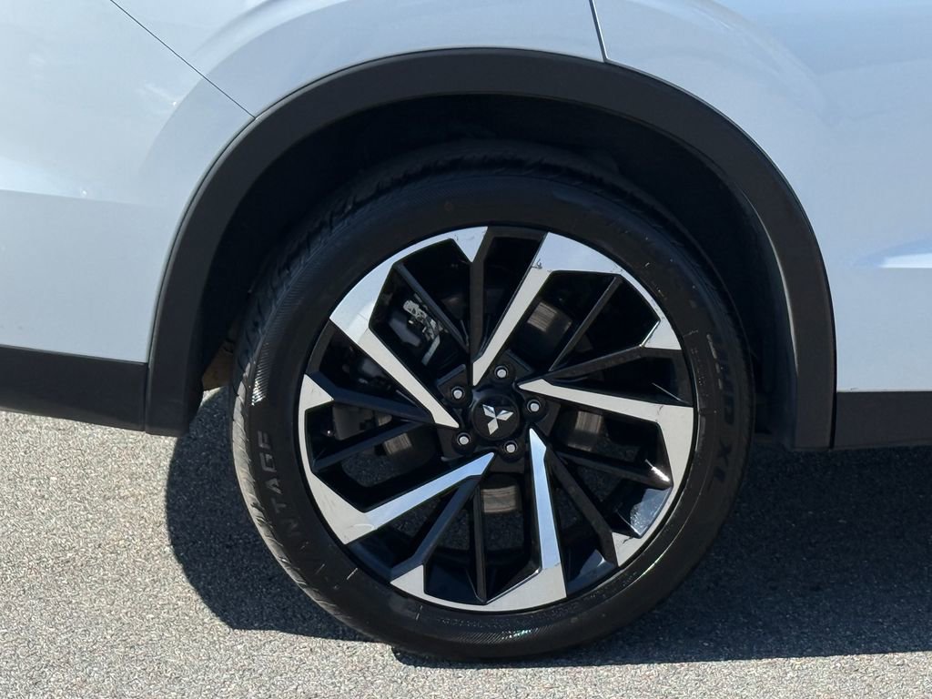 Used 2024 Mitsubishi Outlander SE image 7